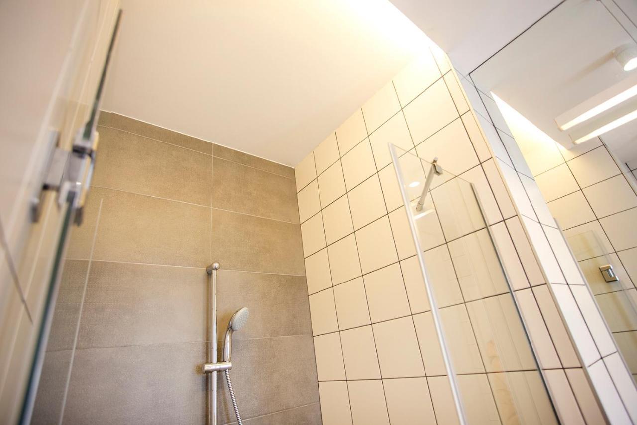 Atomic 1 Apartment *