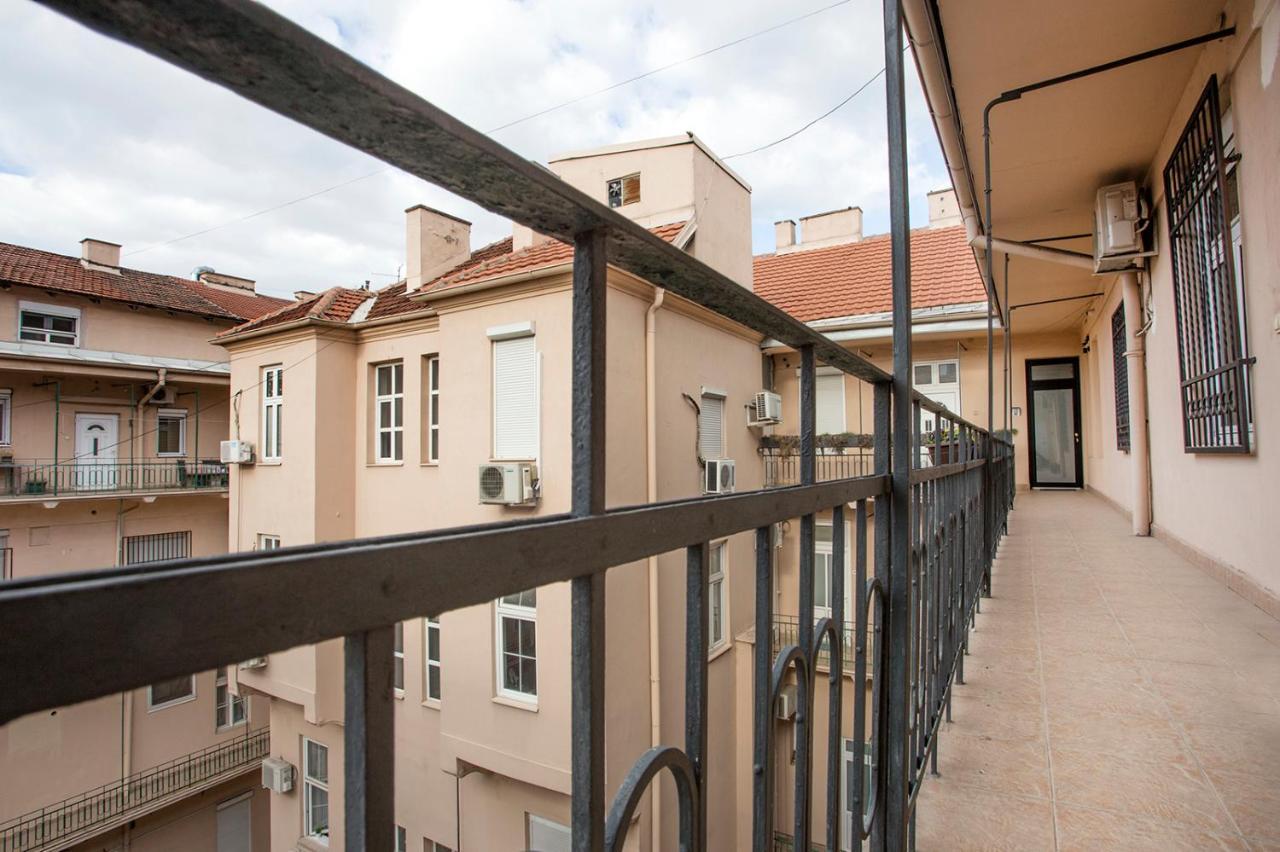 Atomic 1 Apartment *